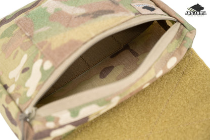 Universal Clayd Chest Pouch